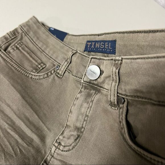 𝅺🆕 Tinsel Denim Shorts - Picture 6 of 8